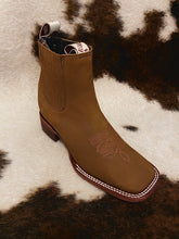 Load image into Gallery viewer, Botín Vaquero Buck Topo - Square Toe