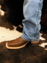 Load image into Gallery viewer, Cincelado Florestino Cedro Bota Vaquera