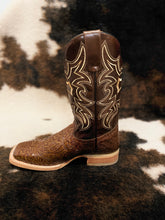 Load image into Gallery viewer, Cincelado Florestino Cedro Bota Vaquera